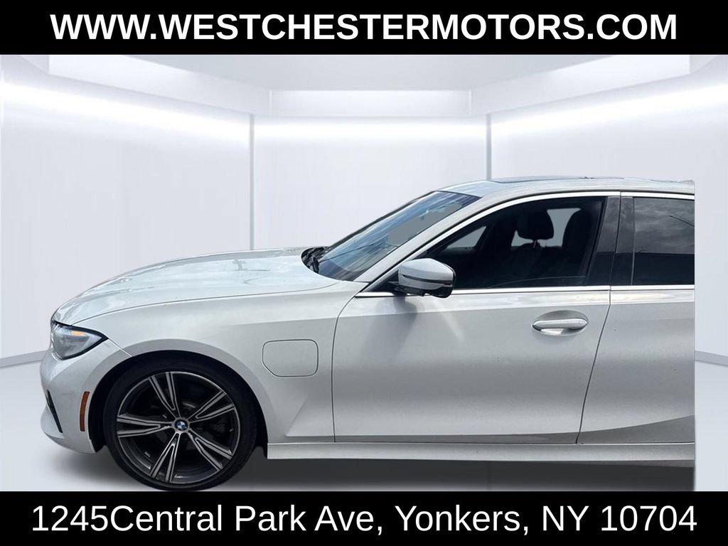 Used 2021 BMW 330e xDrive w/ Driving Assistance Package AWD/4WD image 9