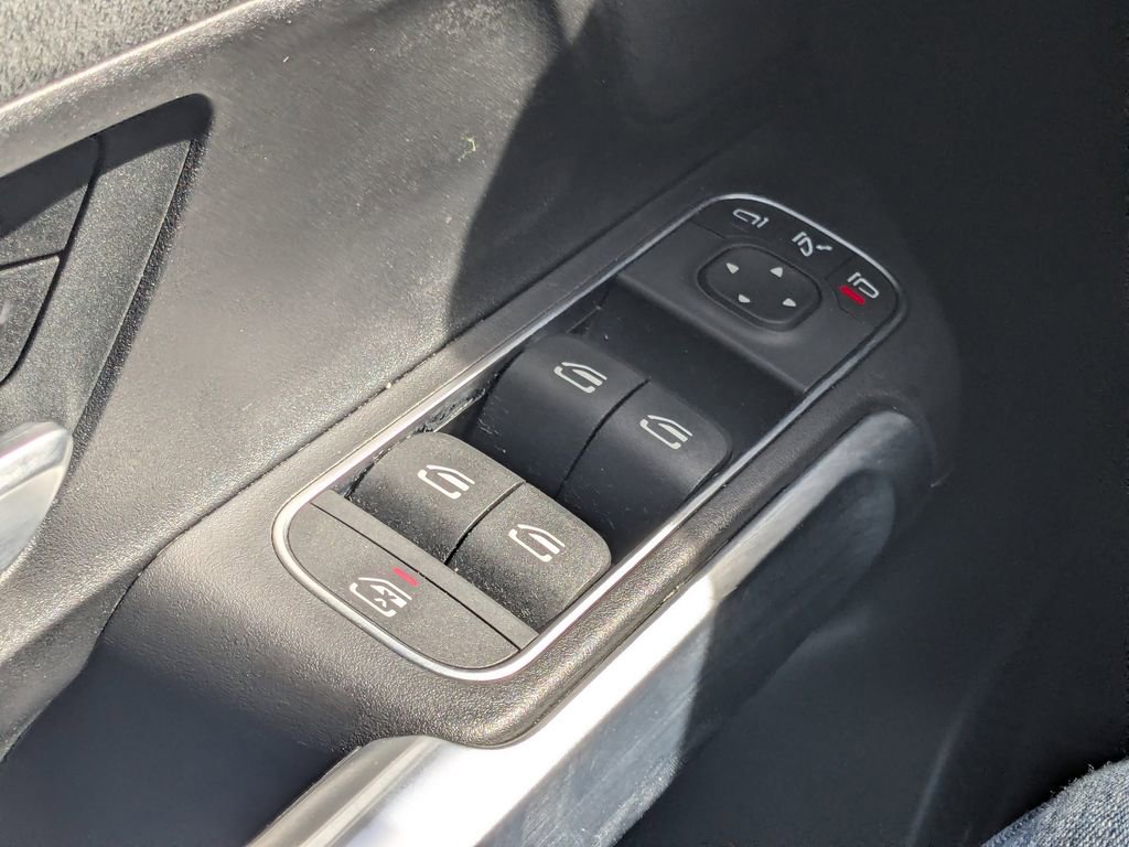 Certified 2024 Mercedes-Benz GLB 250 image 35