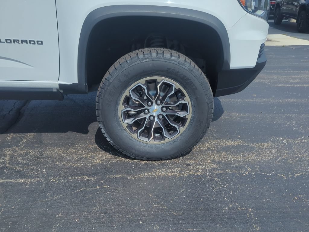 Used 2022 Chevrolet Colorado ZR2 AWD/4WD image 12
