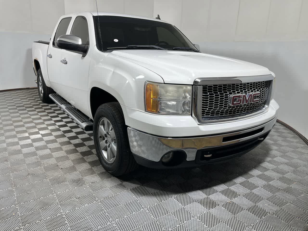 Used 2010 GMC Sierra 1500 SLE w/ Power Pack Plus AWD/4WD image 2