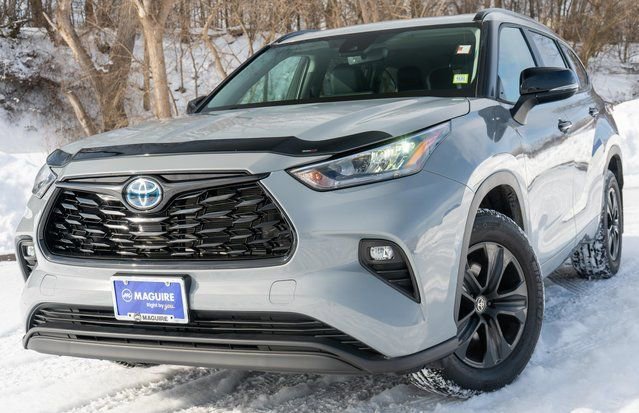 Used 2024 Toyota Highlander XLE image 1