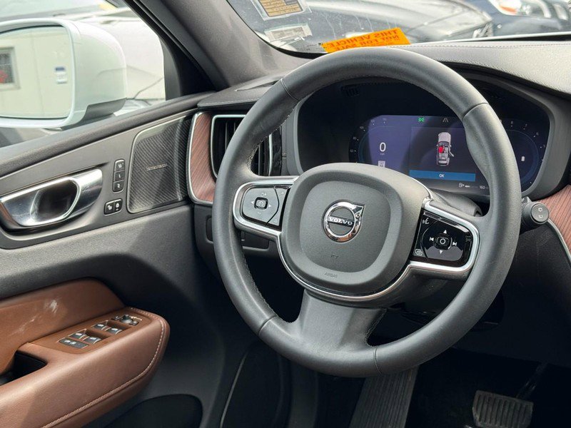 Certified 2023 Volvo XC60 B5 Ultimate image 13