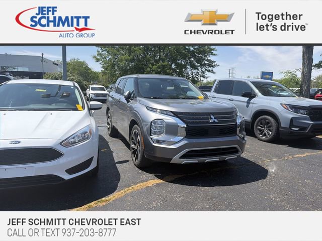 Used 2023 Mitsubishi Outlander SE FWD image 1