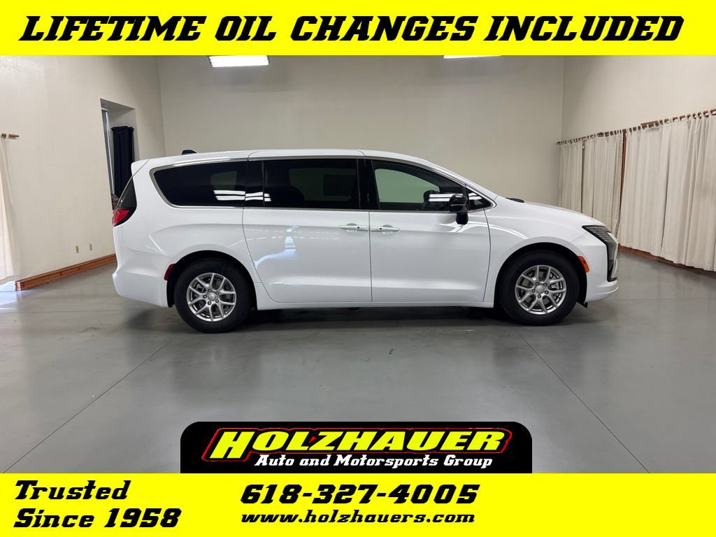 New 2027 Chrysler Pacifica Select w/ Family Tech Group FWD image 1