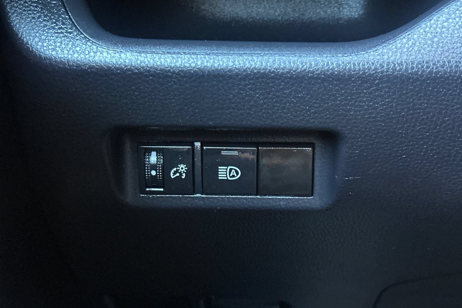 Used 2024 Toyota RAV4 LE AWD/4WD image 30