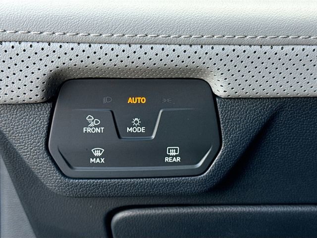 Used 2024 Volkswagen Atlas Peak Edition SEL image 11