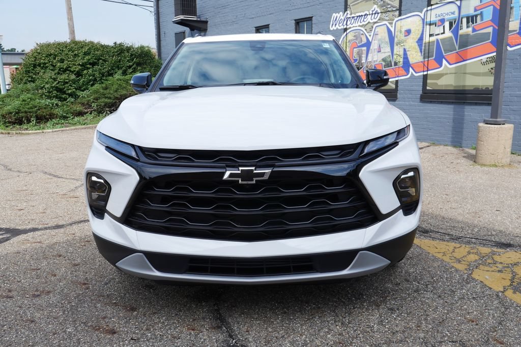 New 2026 Chevrolet Blazer LT w/ Sound & Technology Package AWD/4WD image 2