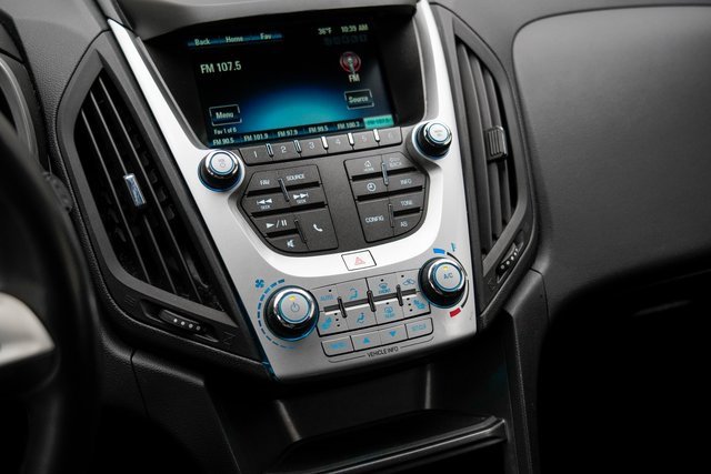 Used 2017 Chevrolet Equinox LT w/ Convenience Package image 24