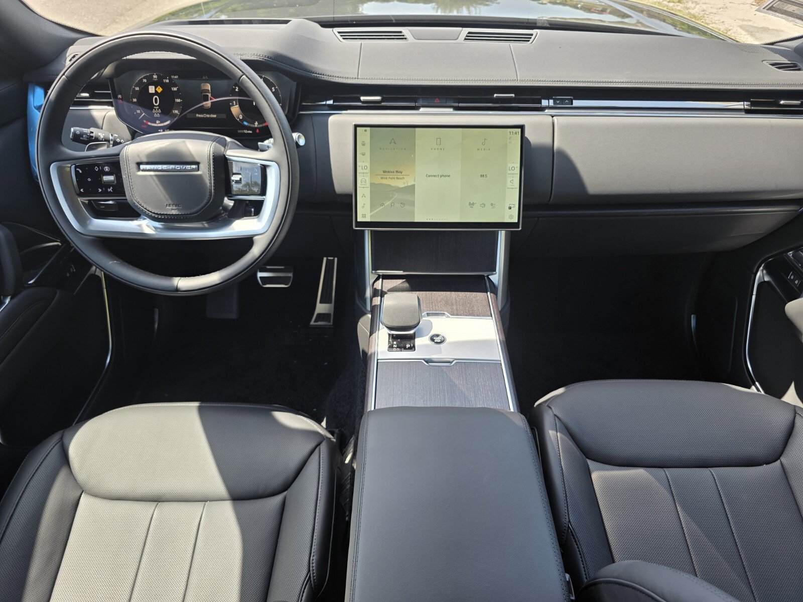 New 2026 Land Rover Range Rover Long Wheelbase SE AWD/4WD image 4