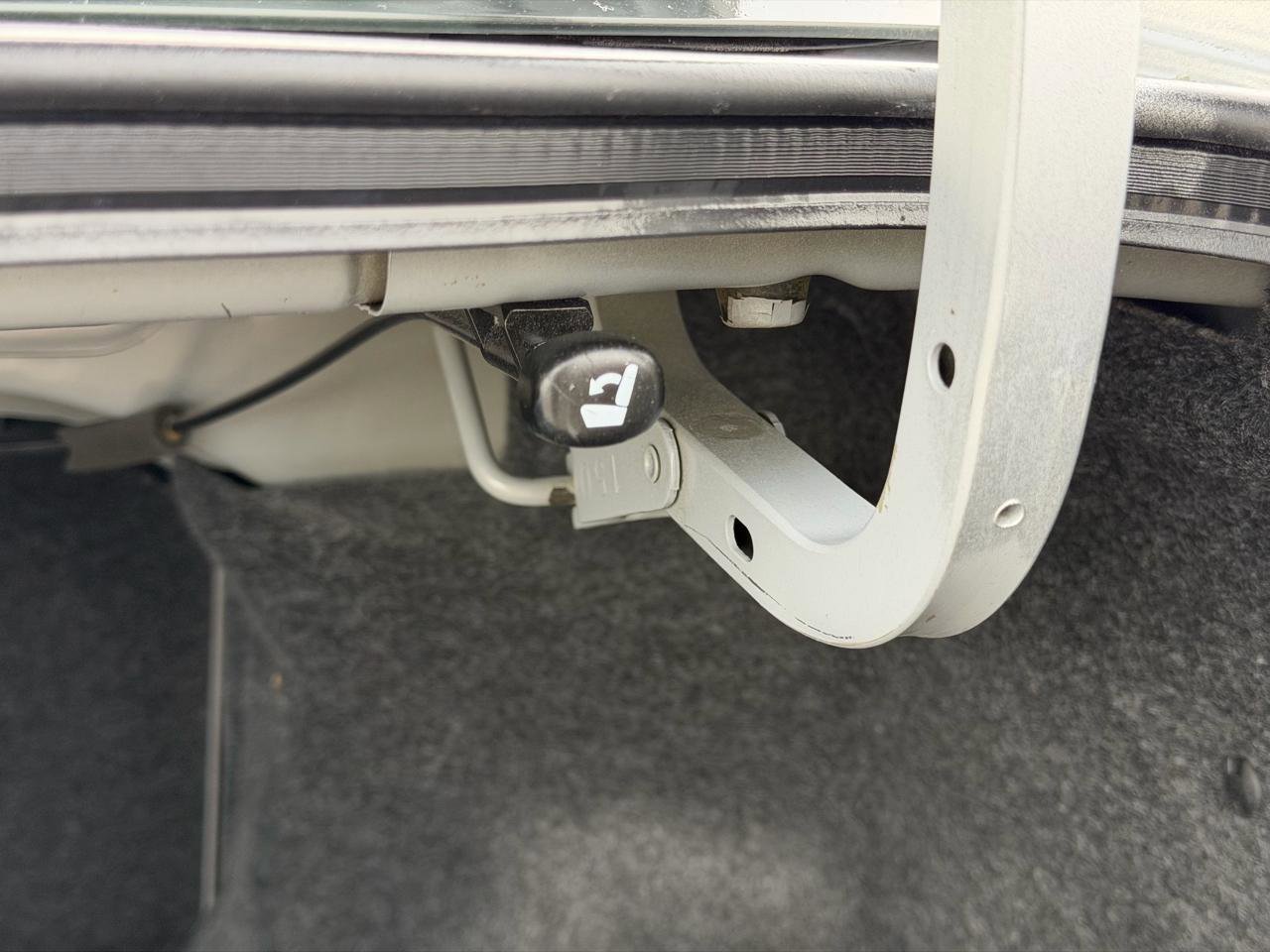 Used 2013 Toyota Corolla LE image 12