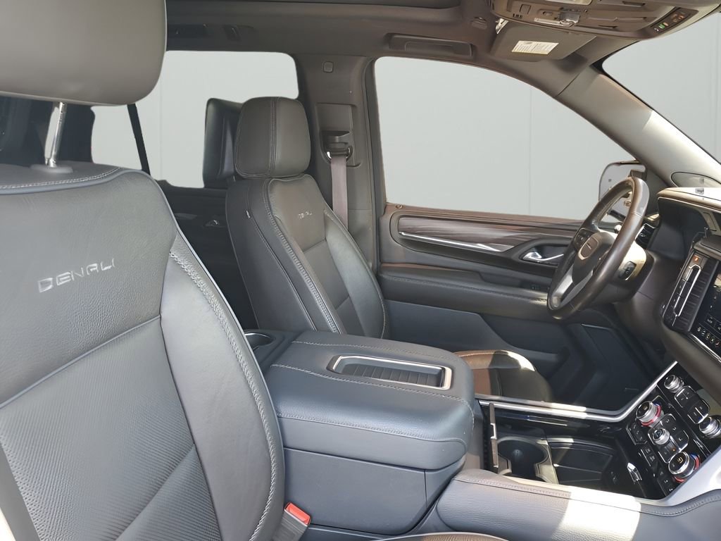 Used 2021 GMC Yukon Denali w/ Denali Ultimate Package image 14
