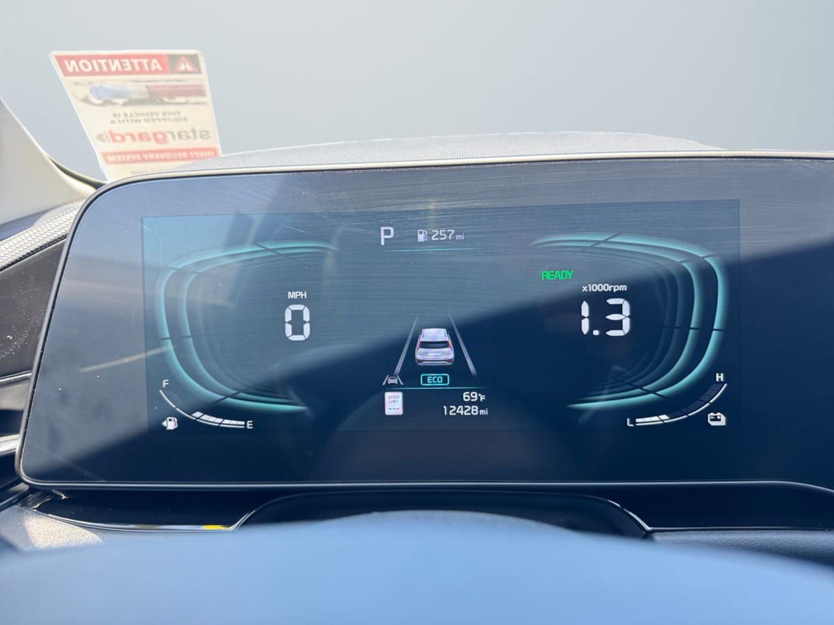 Used 2024 Kia Niro EX FWD image 12