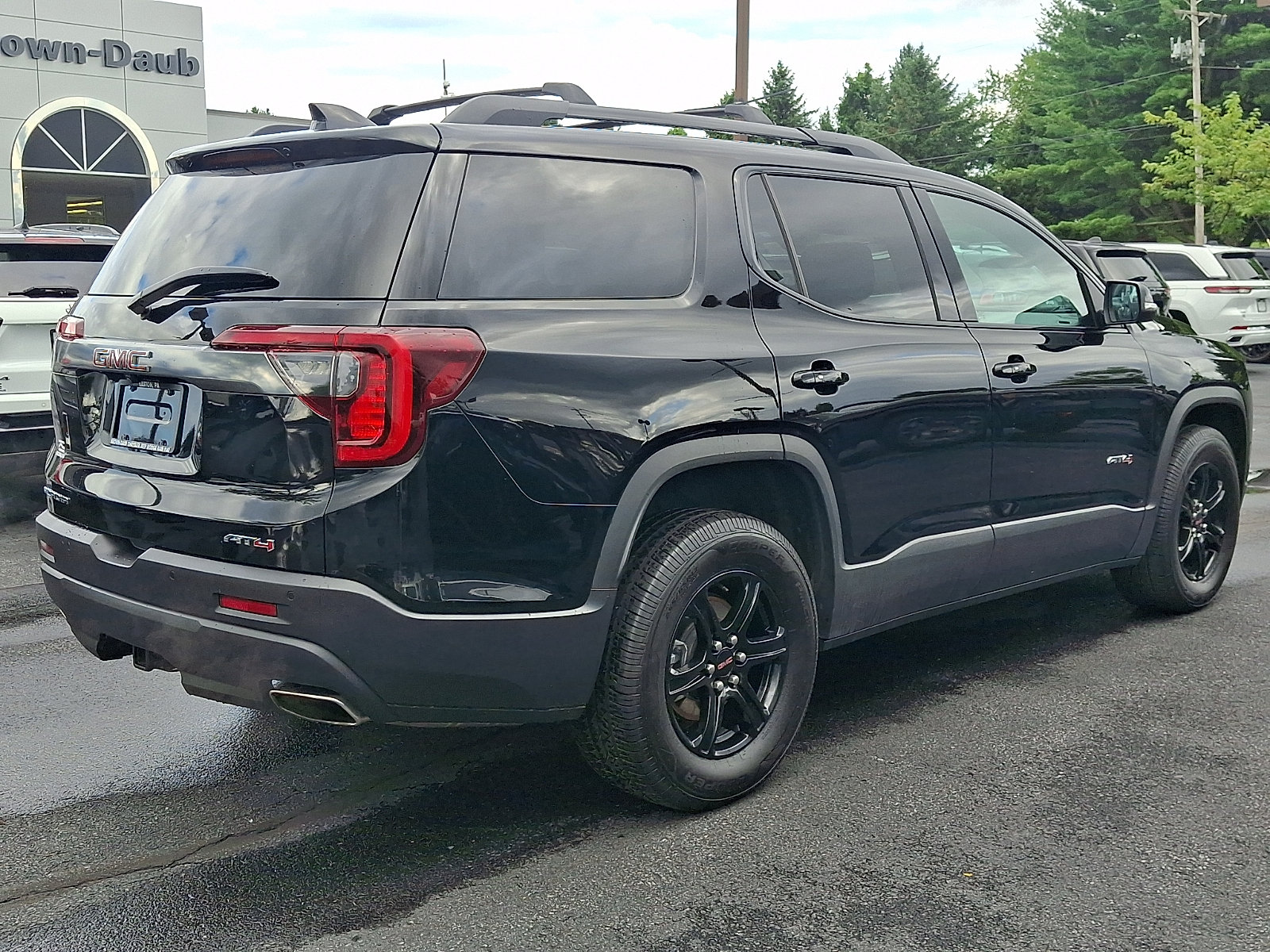 Used 2021 GMC Acadia AT4 w/ Trailering Package AWD/4WD image 4