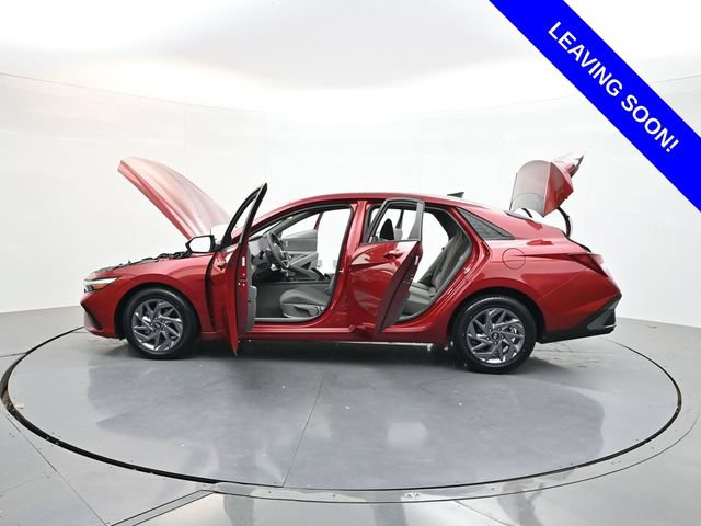 Used 2024 Hyundai Elantra SEL FWD image 37