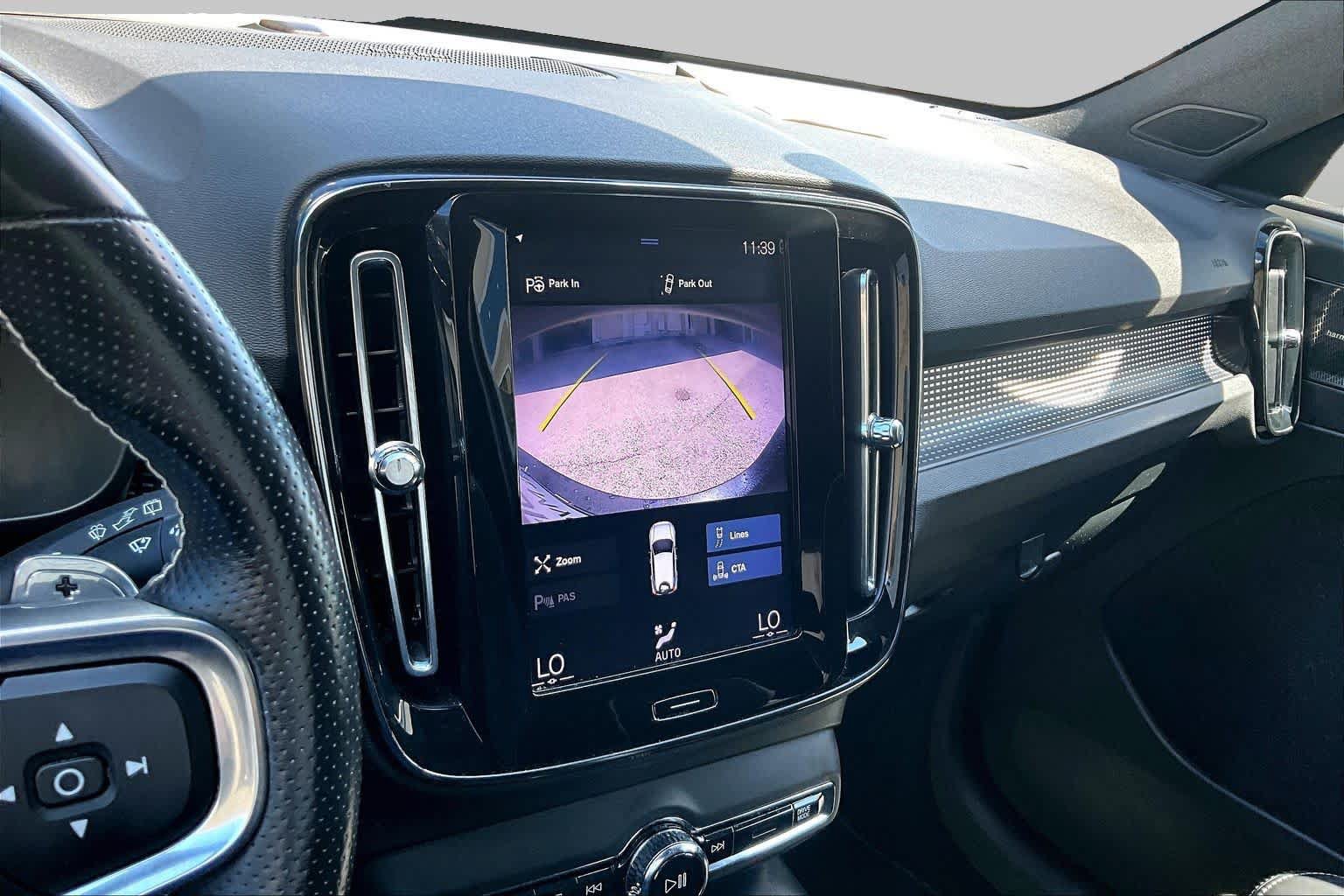 Used 2019 Volvo XC40 AWD T5 image 24