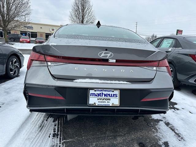 New 2025 Hyundai Elantra SEL w/ Cargo Package image 4
