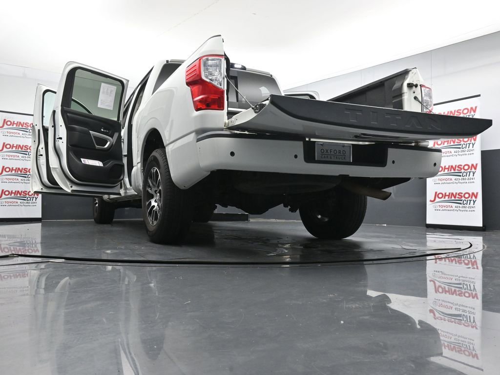 Used 2022 Nissan Titan SV image 42