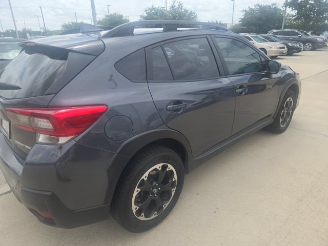 Used 2021 Subaru Crosstrek 2.0i Premium w/ Moonroof Package AWD/4WD image 3