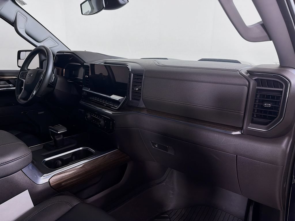 Used 2024 Chevrolet Silverado 1500 LT Trail Boss w/ Convenience Package II AWD/4WD image 26