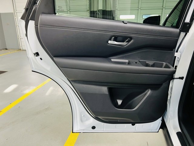 New 2026 Nissan Pathfinder Platinum image 29