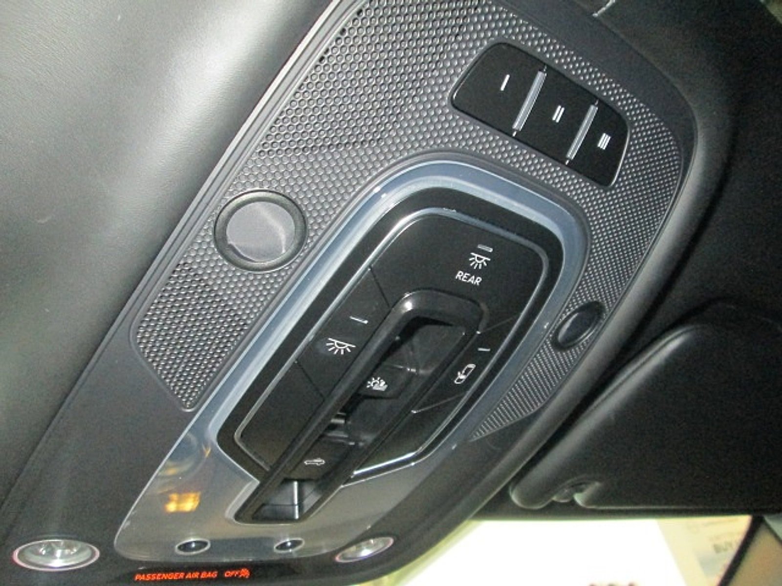 Used 2018 Bentley Bentayga image 29