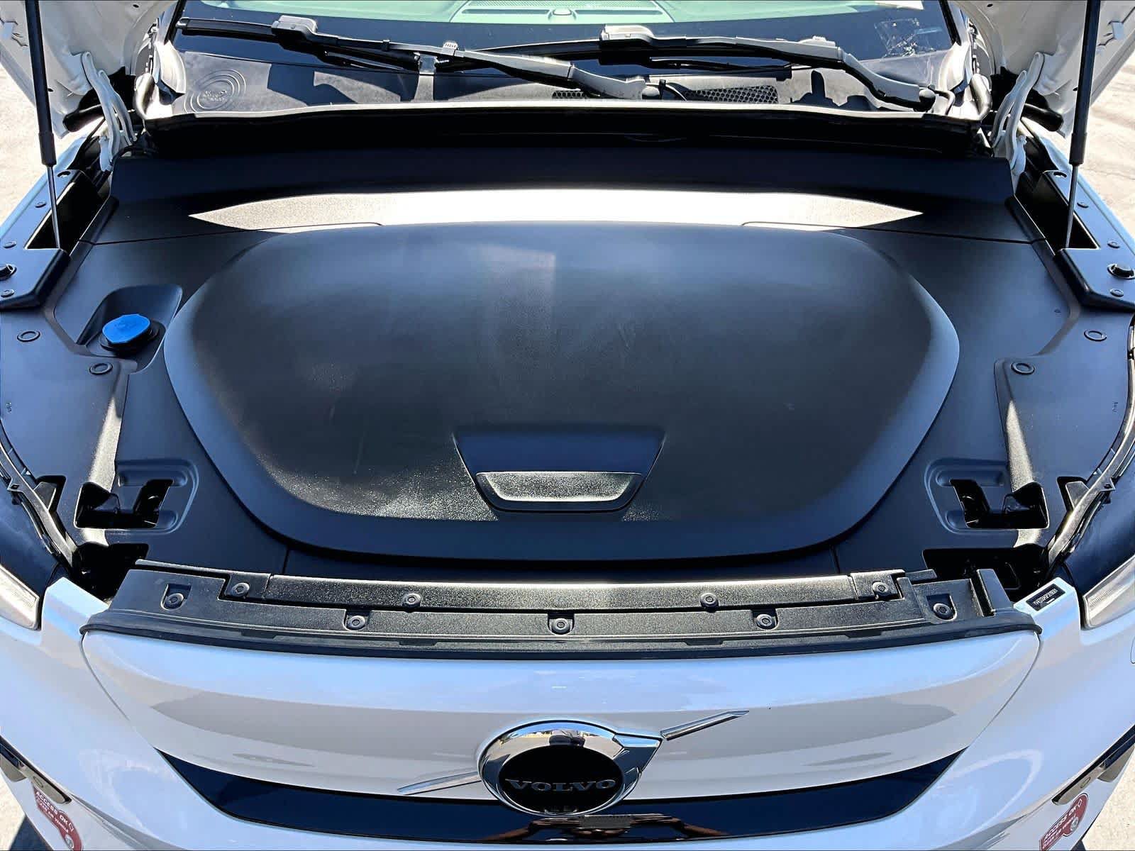 Used 2023 Volvo XC40 Recharge Ultimate AWD/4WD image 9