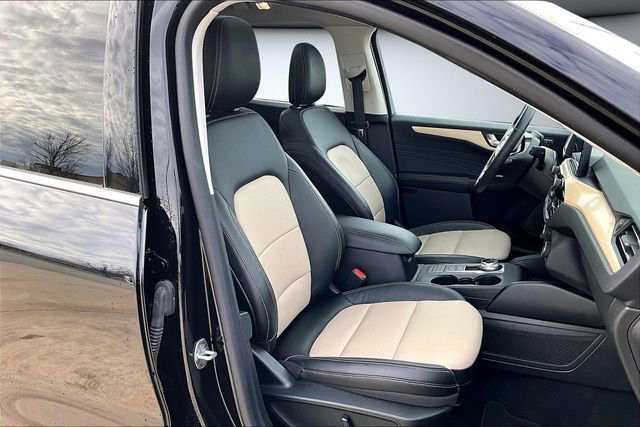 Used 2022 Ford Escape Titanium w/ Titanium Elite Package image 28