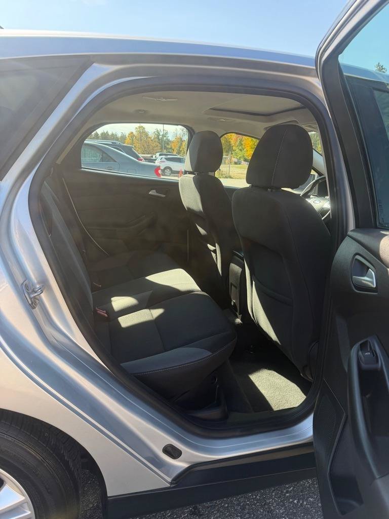 Used 2014 Ford Focus SE FWD image 19