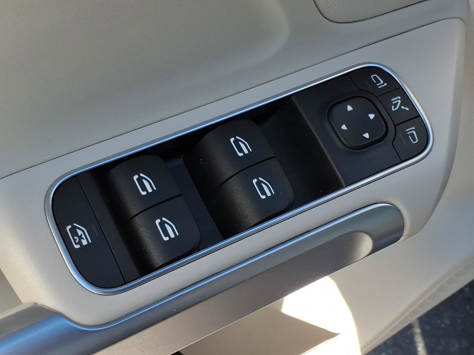 Used 2023 Mercedes-Benz GLB 250 4MATIC image 12