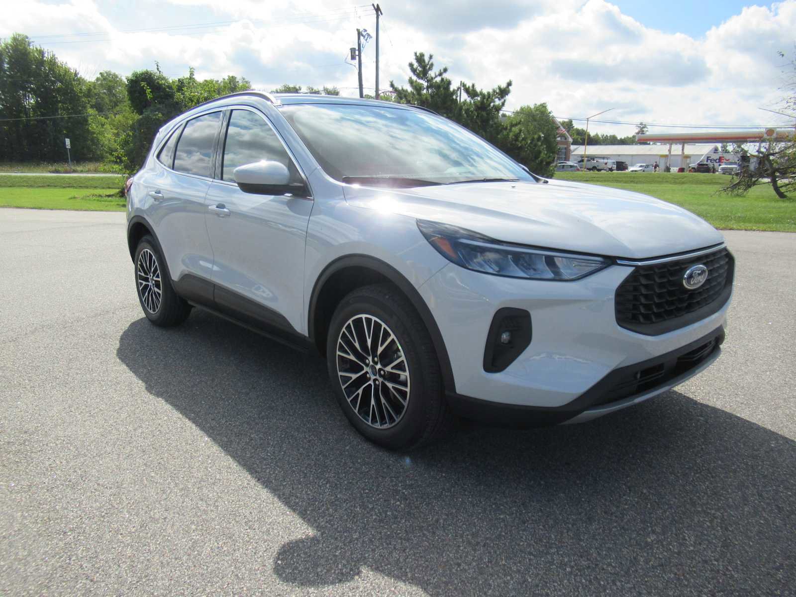 New 2026 Ford Escape SE FWD image 3