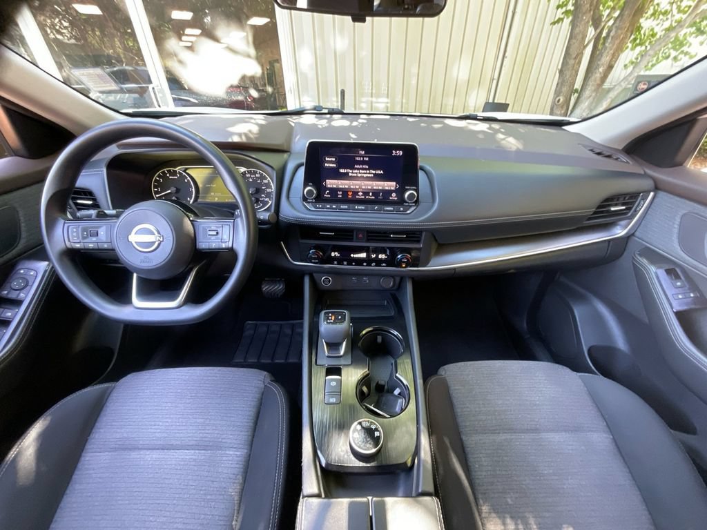 Used 2023 Nissan Rogue SV AWD/4WD image 18