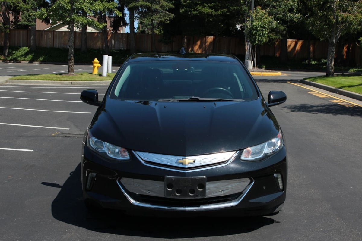 Used 2017 Chevrolet Volt Premier FWD image 2