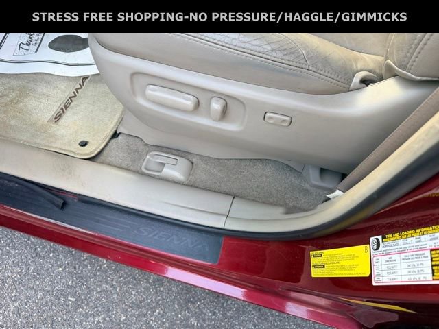 Used 2010 Toyota Sienna XLE image 16