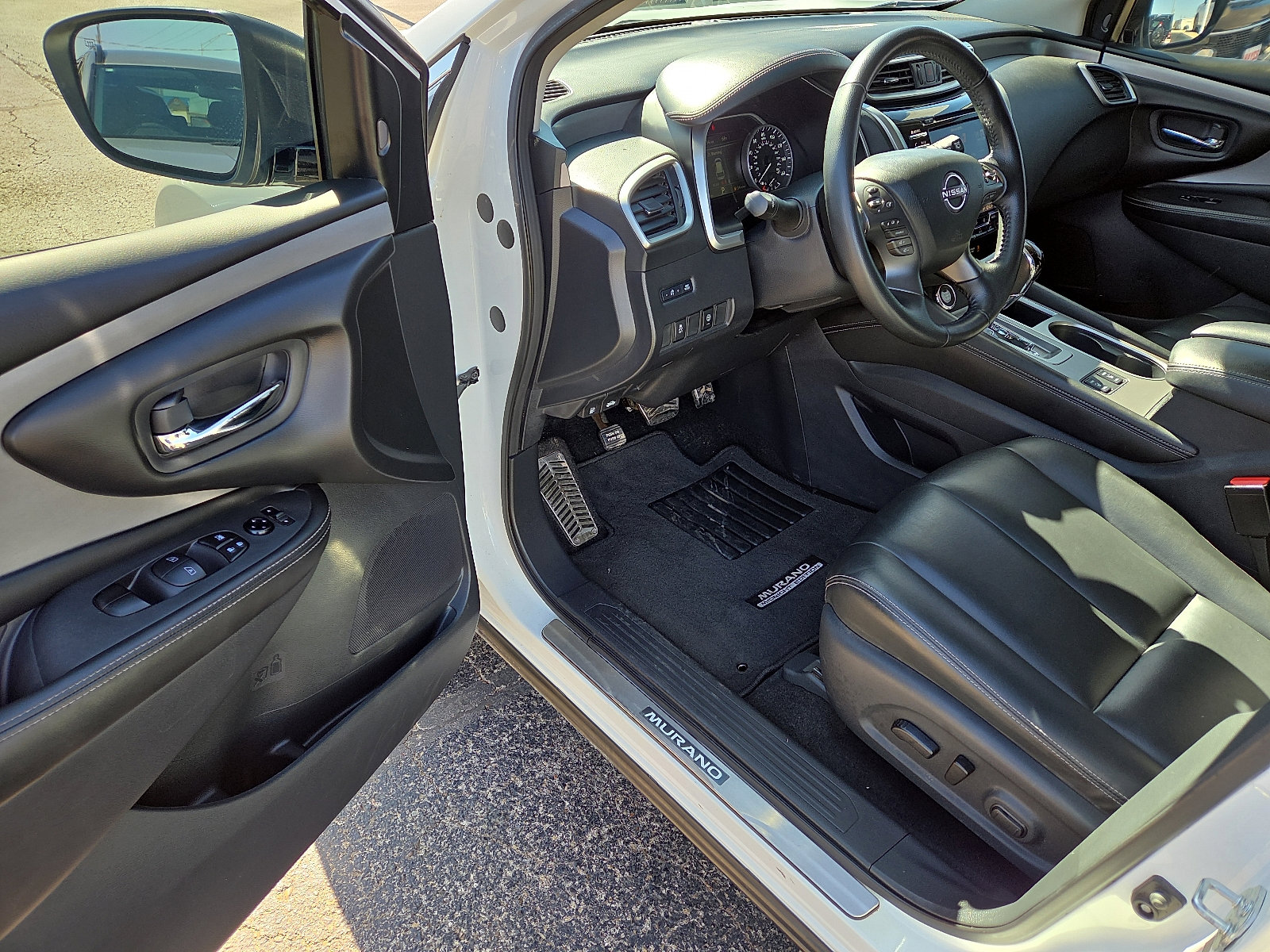 Used 2023 Nissan Murano SV w/ SV Midnight Edition Package FWD image 11