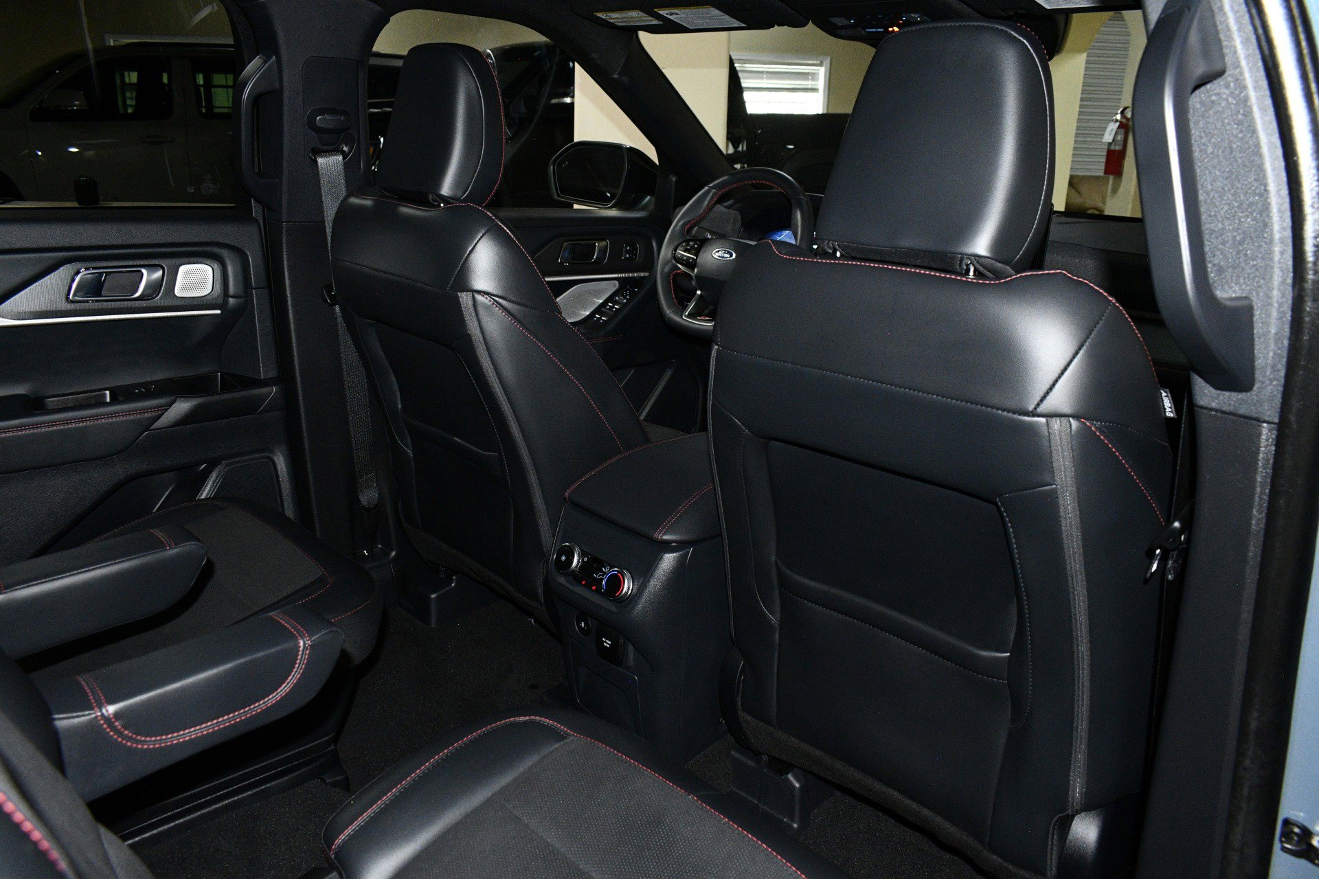Used 2025 Ford Explorer ST w/ Sun And Sound Package image 16