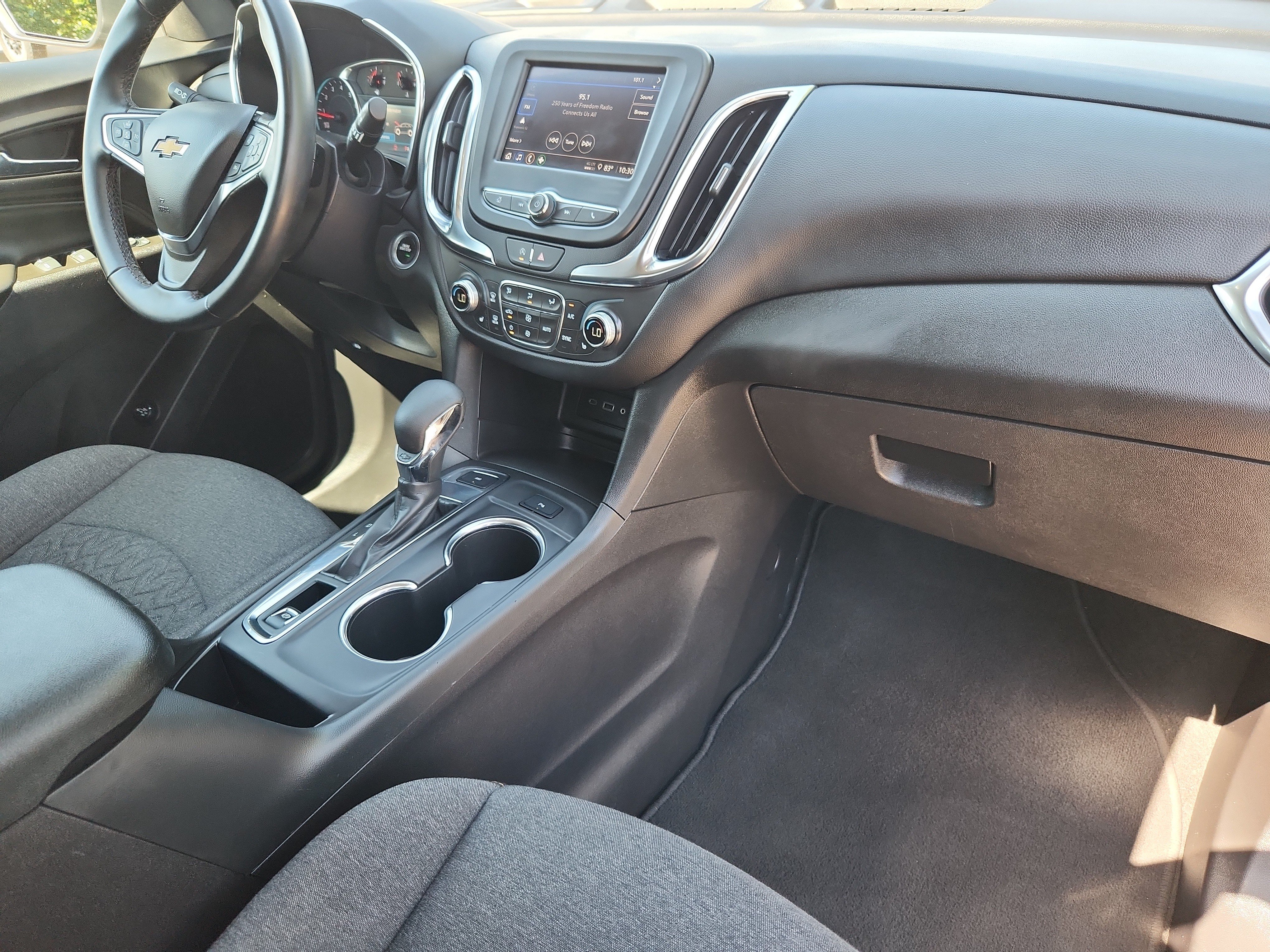 Used 2024 Chevrolet Equinox LT AWD/4WD image 16