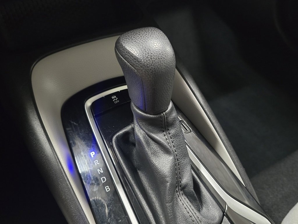 Used 2021 Toyota Corolla LE image 24