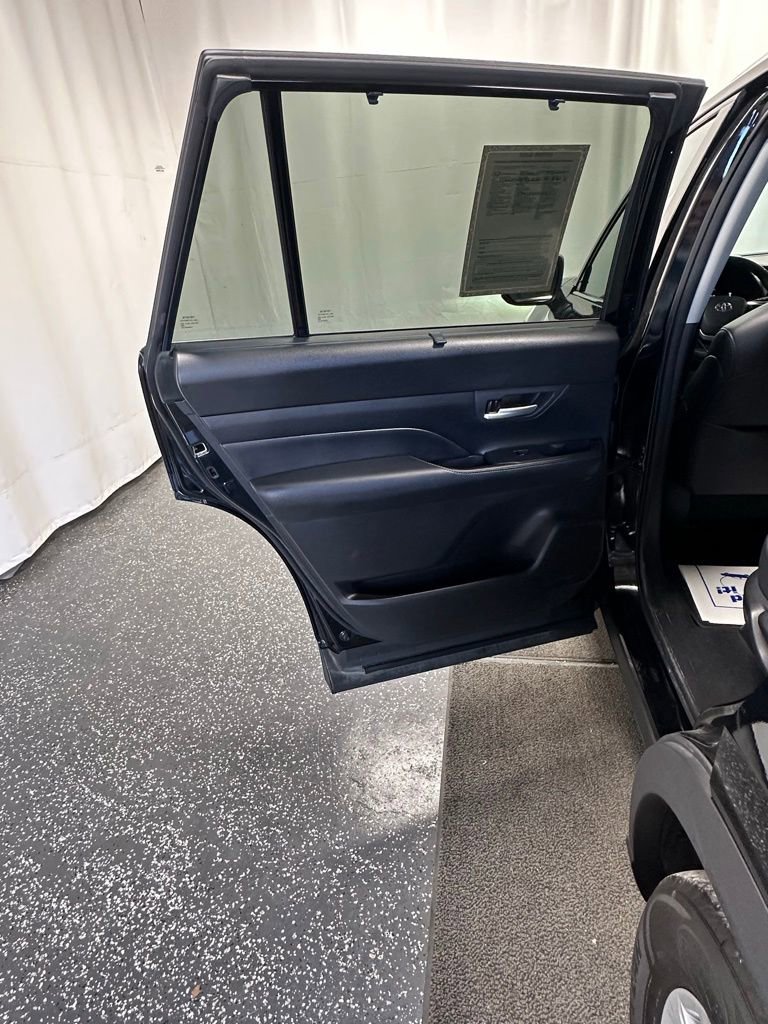 Used 2024 Toyota Grand Highlander XLE image 28