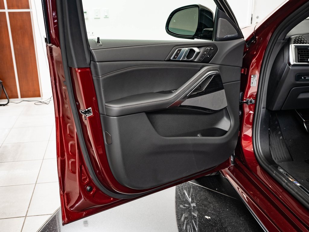 New 2026 BMW X6 xDrive40i w/ Climate Comfort Package image 30