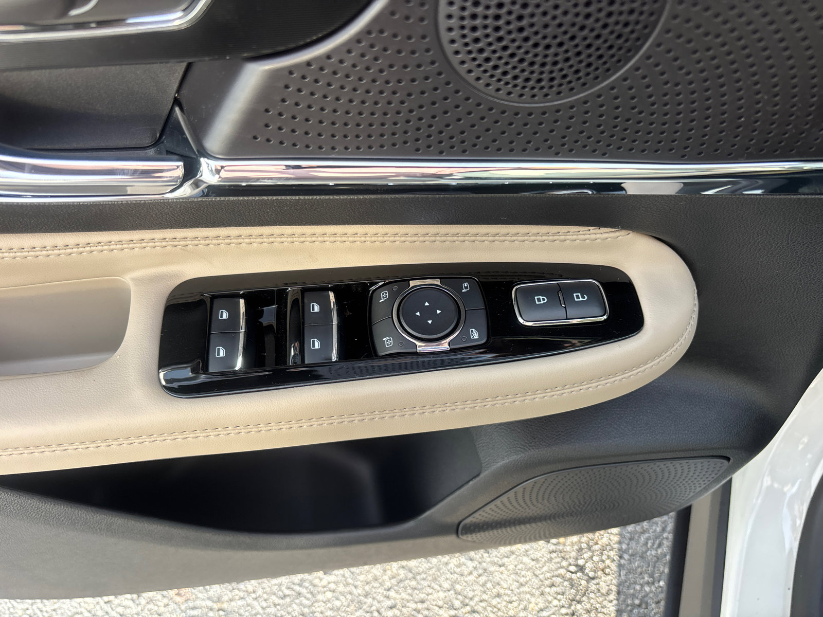 New 2026 Lincoln Corsair Premiere image 13