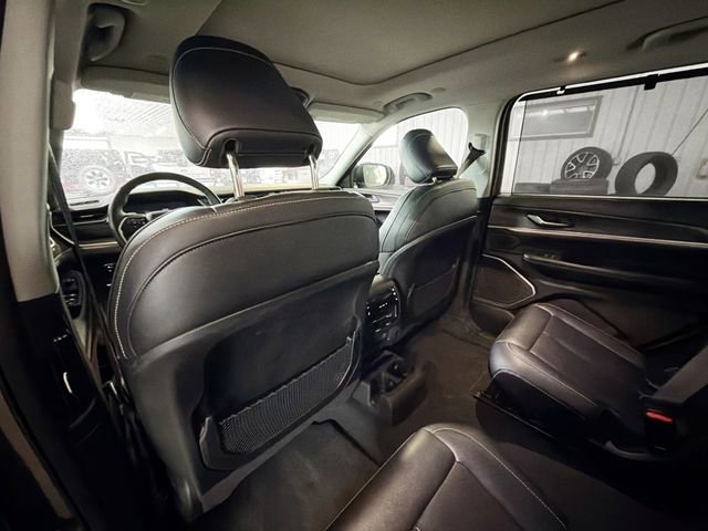 Used 2024 Jeep Grand Cherokee L Limited w/ Luxury Tech Group II image 9