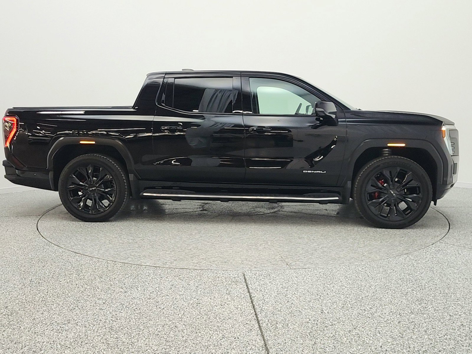 Used 2025 GMC Sierra EV Denali image 4