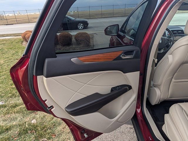 Used 2018 Lincoln MKC Select w/ Lincoln MKC Climate Package image 12