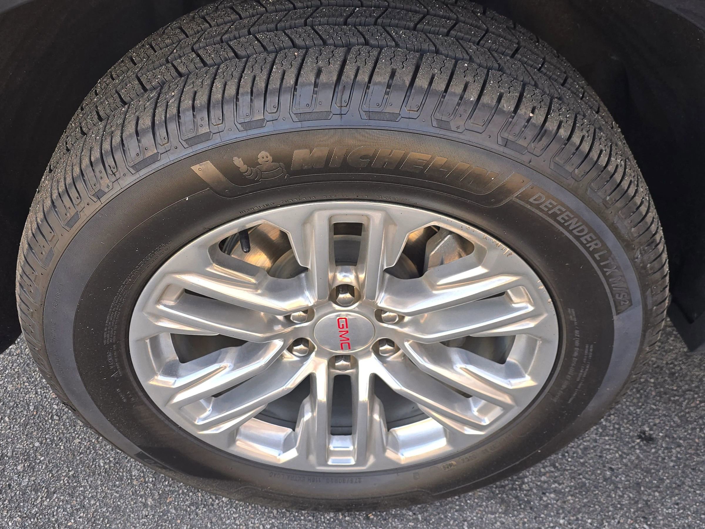 Used 2023 GMC Yukon XL SLT image 38