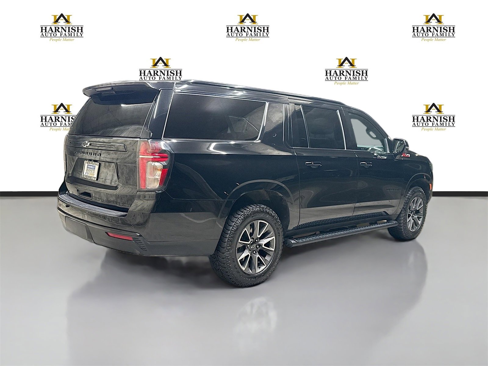 Used 2023 Chevrolet Suburban Z71 w/ Luxury Package image 5