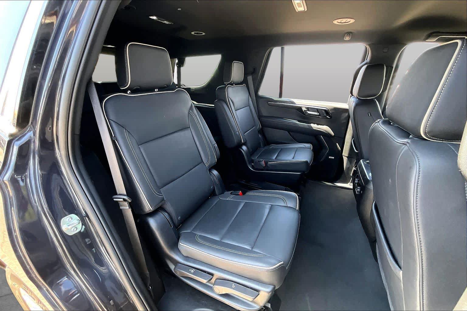 Used 2025 Chevrolet Tahoe Premier AWD/4WD image 20