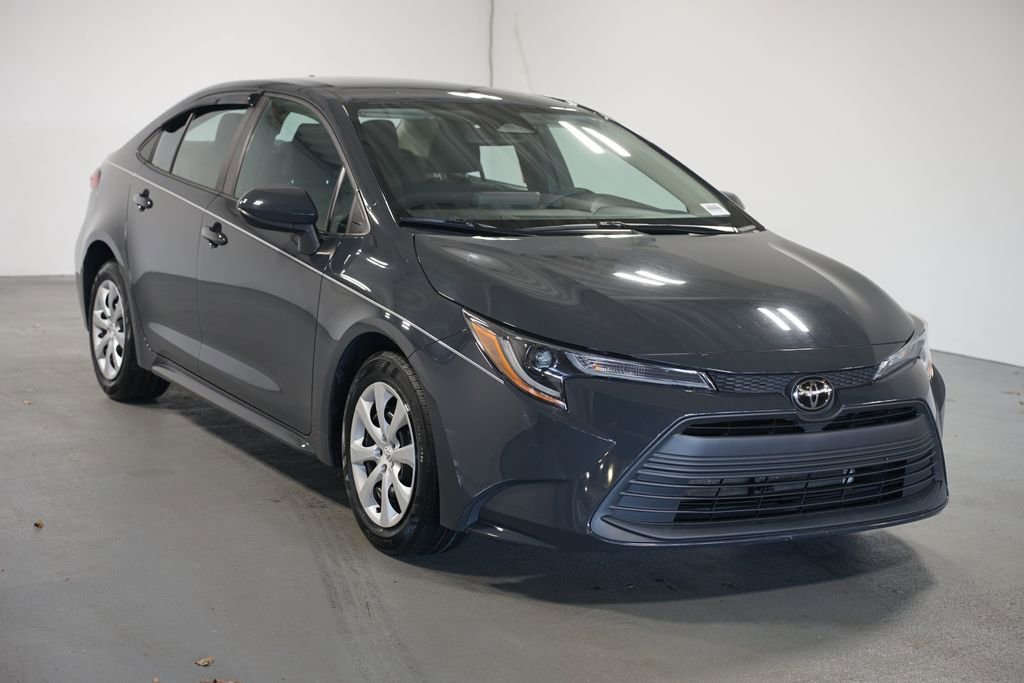 Certified 2023 Toyota Corolla LE image 3