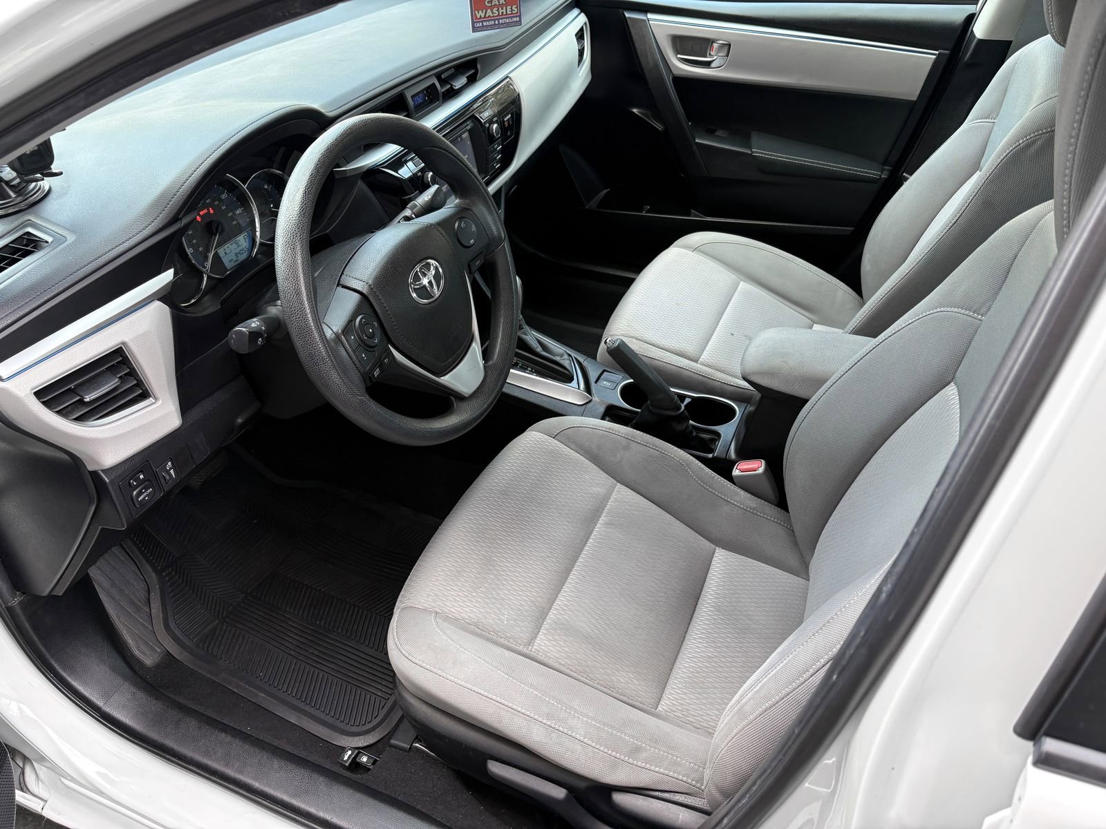 Used 2014 Toyota Corolla LE FWD image 10