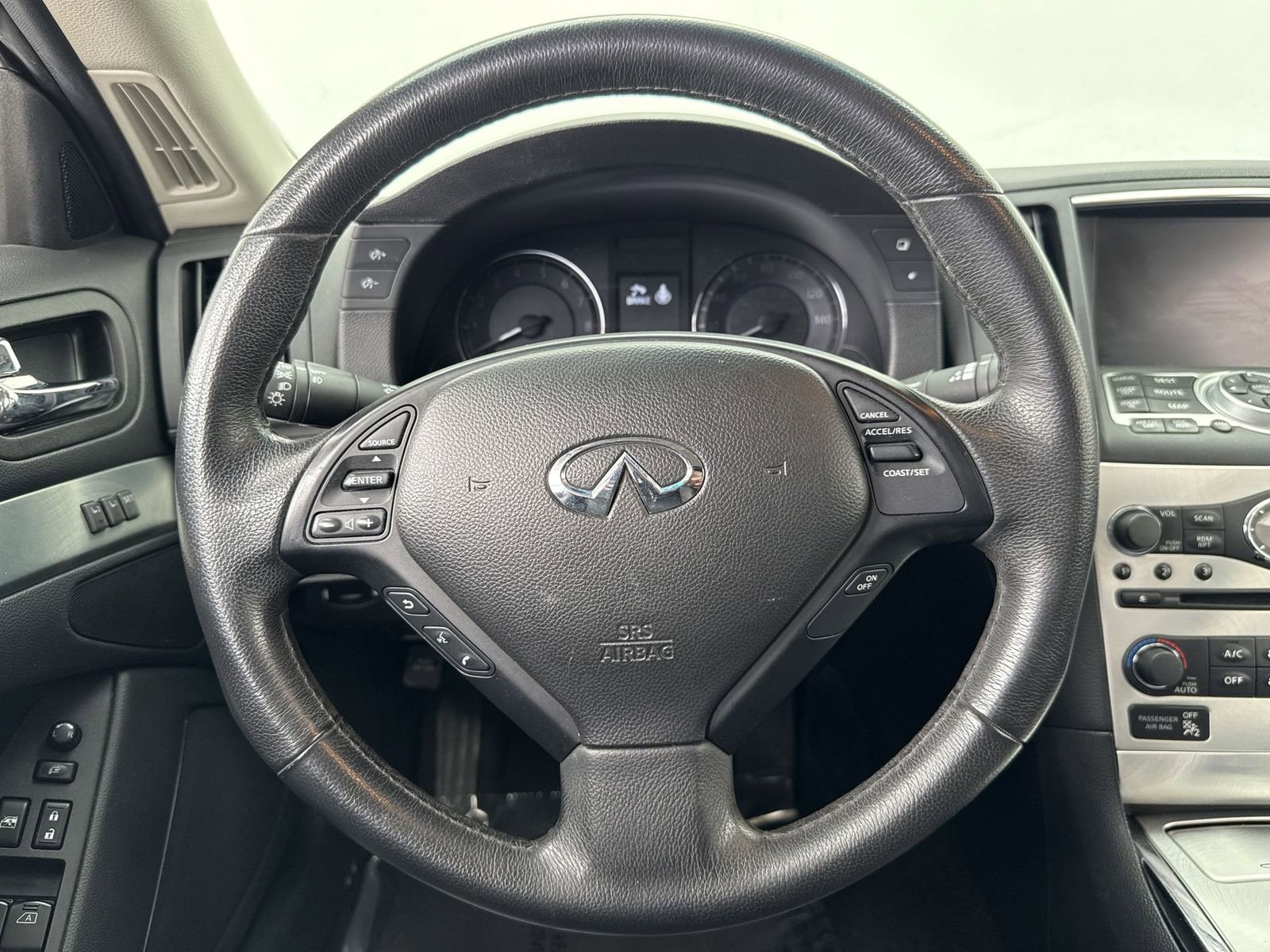 Used 2015 INFINITI Q60 Convertible w/ Premium Package image 20