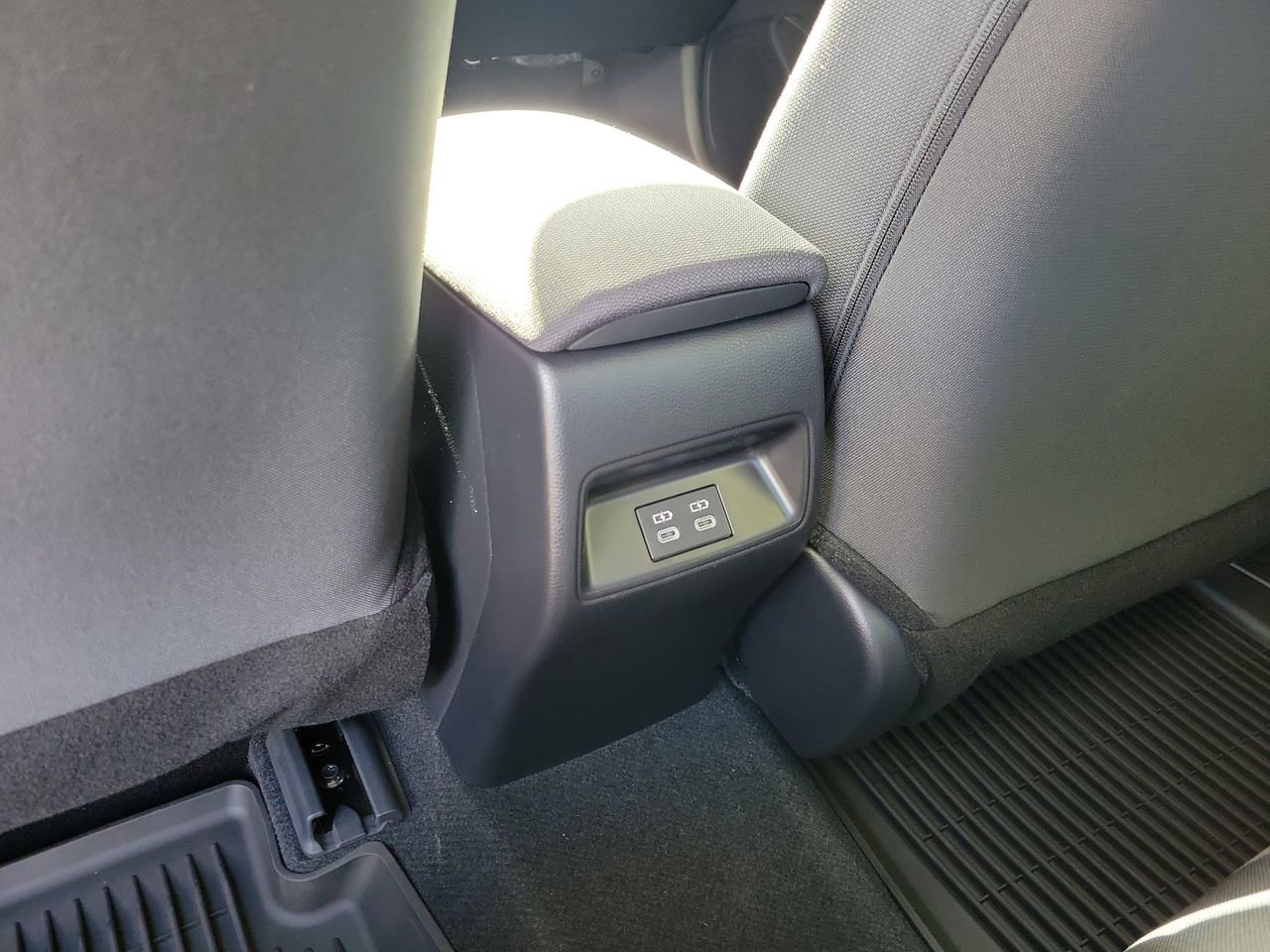 Used 2026 Toyota Corolla LE image 11